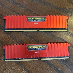 Corsair Vengeance LPX DDR4 RAM 16GB (2x8GB) 2400 MHz Red